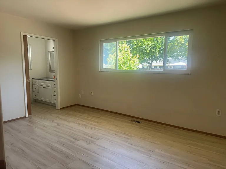 194 Olympic Cir — Photo 9