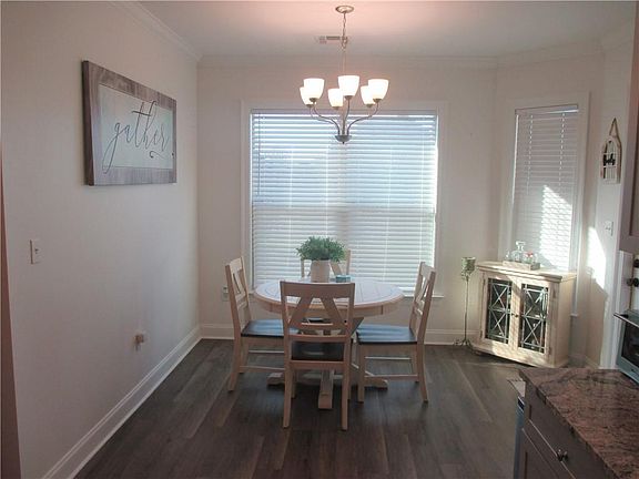 4th image of 1008 Gassen St