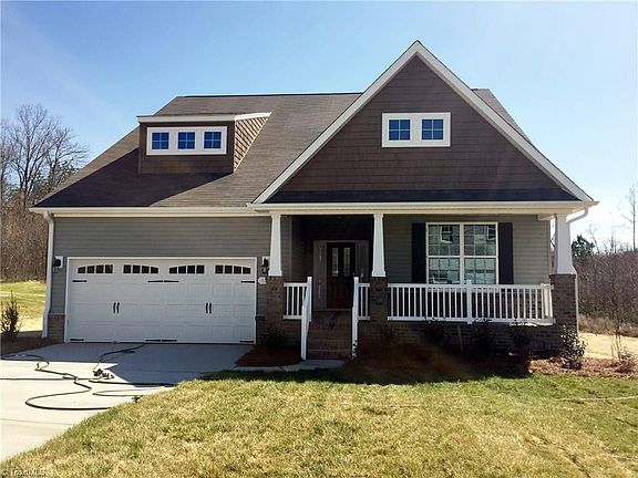 5th image of 170 Ironwood Dr