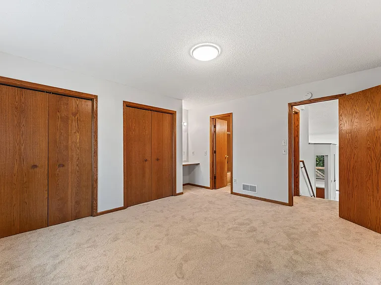 15465 Sussex Dr — Photo 12