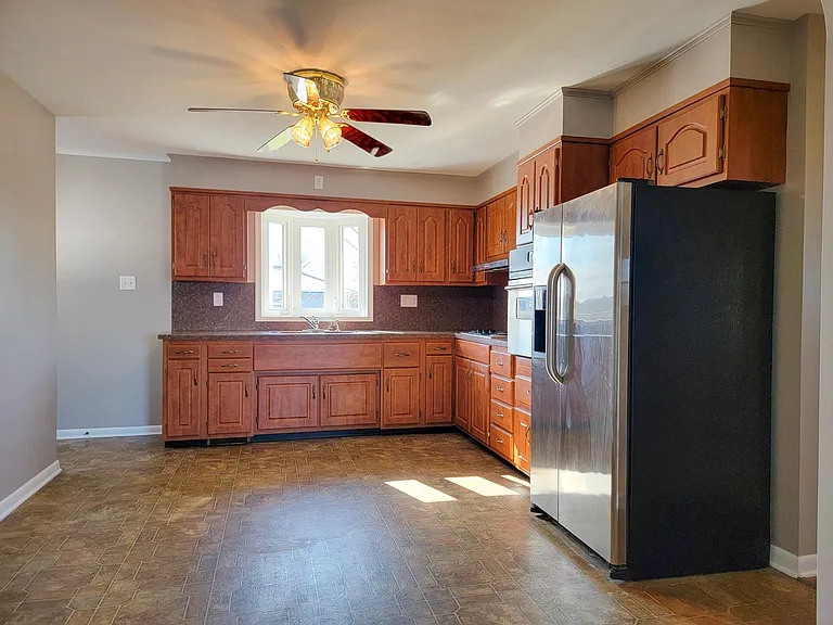 1523 Hollywood Ave — Photo 5