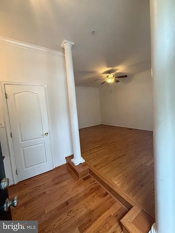 3 bed, 3.5 bath, 2010 sqft, $2,350 — Photo 3