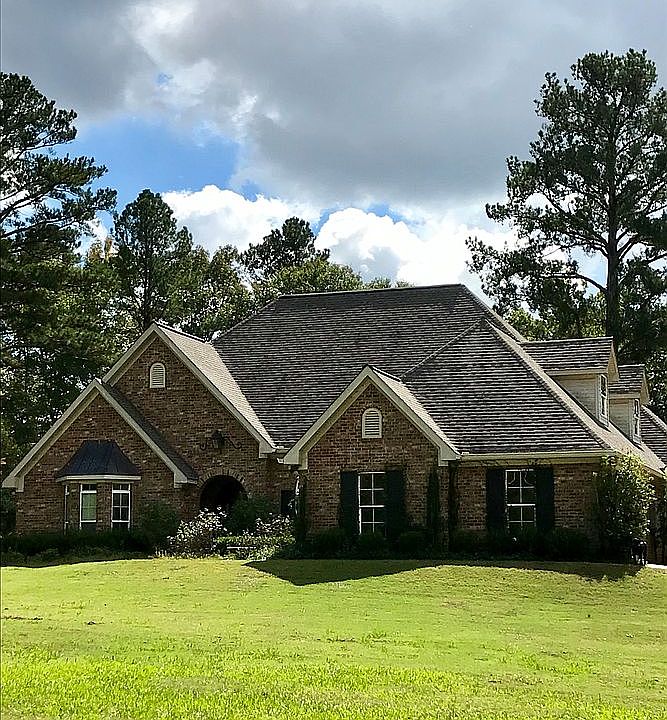 1st image of 541 Valley Hills Cir