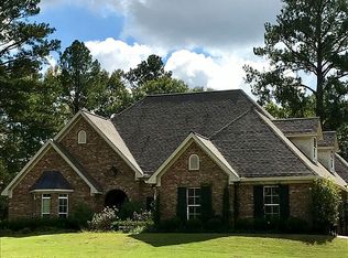 541 Valley Hills Cir, Starkville, MS 39759