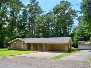 37 Cherokee Rd, Hattiesburg, MS 39402