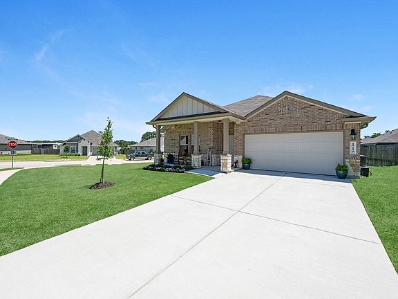 3rd image of 1718 Robinson Dr