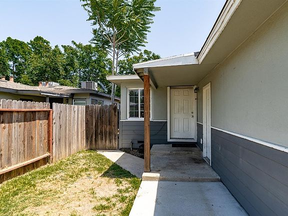 2nd image of 706 El Camino Ave