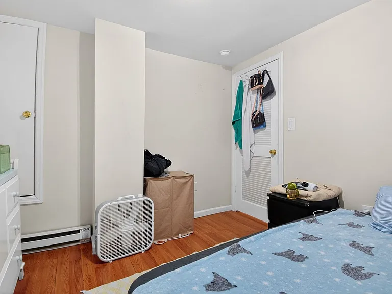 1290 Baker St — Photo 11