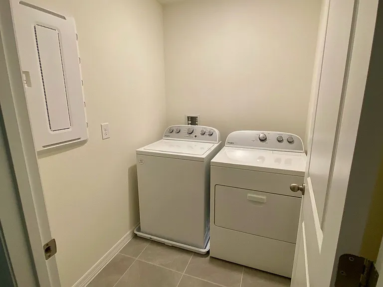 392 Preston Cove Dr — Photo 13