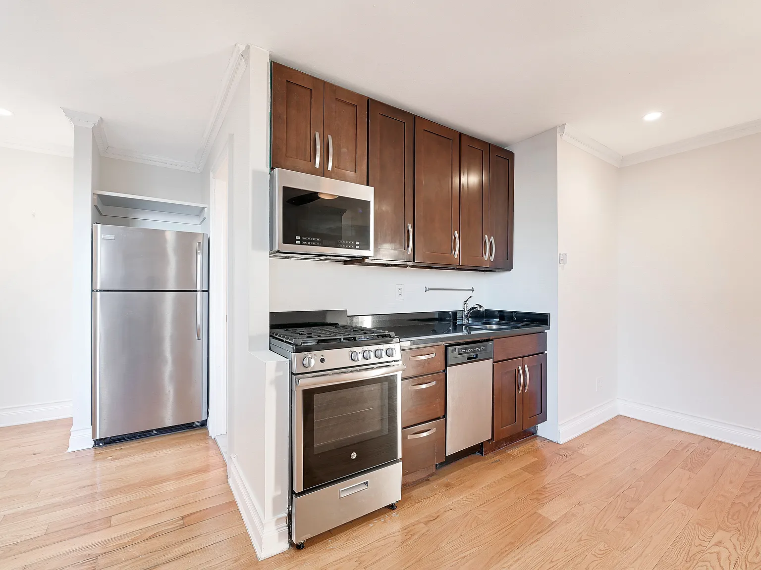 234 Union Avenue — Photo 2