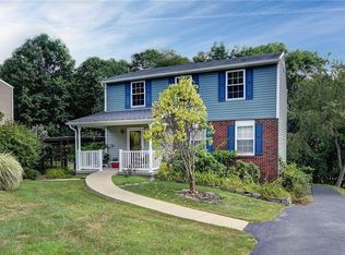 205 Sherwood Dr, Monaca, PA