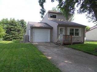 735 Troy Dr, Carroll, IA 51401