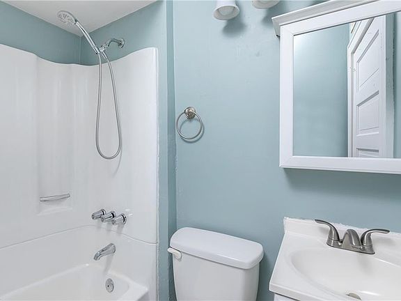 5th image of 1240 Westover Ave APT 7