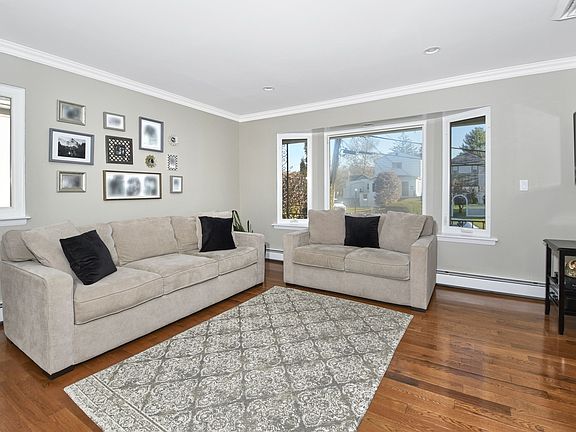 Livingroom_B.jpg