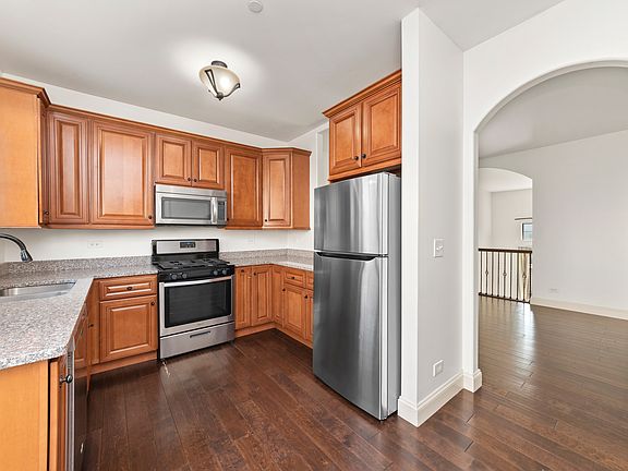 4th image of 1538 Lakeridge Ct