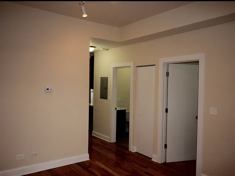 2540-42 W Augusta Blvd — Photo 7