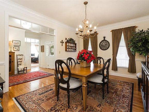 5th image of 8406 Broadmore Ln