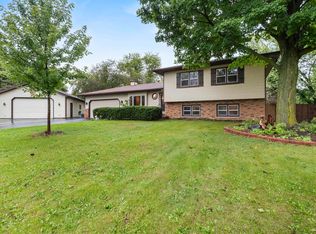 6682 Glenview Rd, Deforest, WI 53532