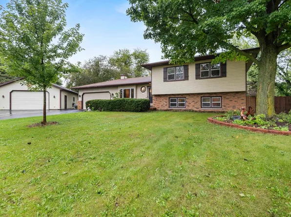 6682 Glenview Rd, Deforest, WI 53532