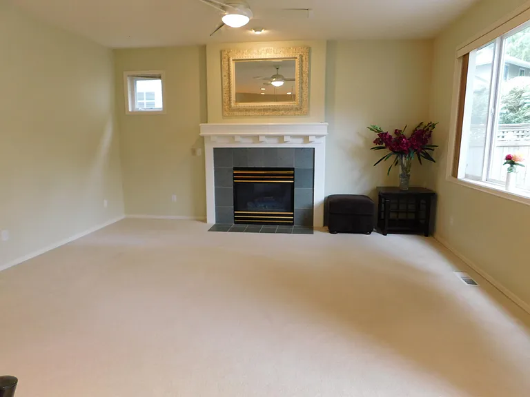 22934 SE 25th Pl — Photo 12