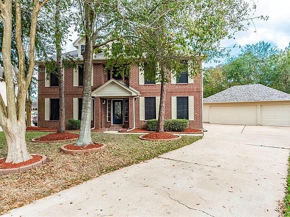 2nd image of 901 Chesterwood Dr