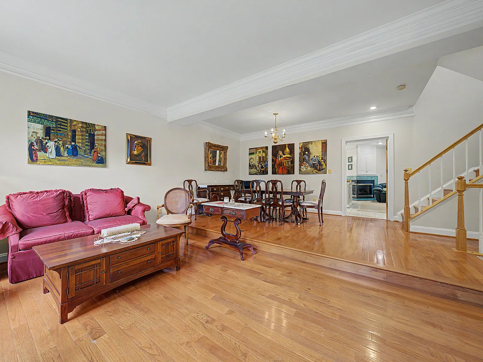 9400 Regency Crest Dr — Photo 4