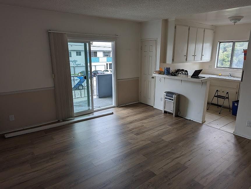 1st image of 3756 Clarington Ave APT 8