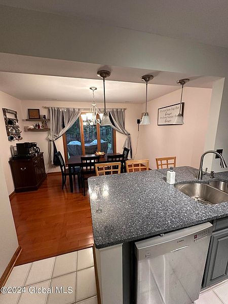 5th image of 4040 Georgetown Square