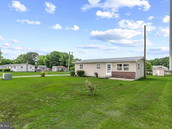 2nd image of 22984 Hollyville Rd