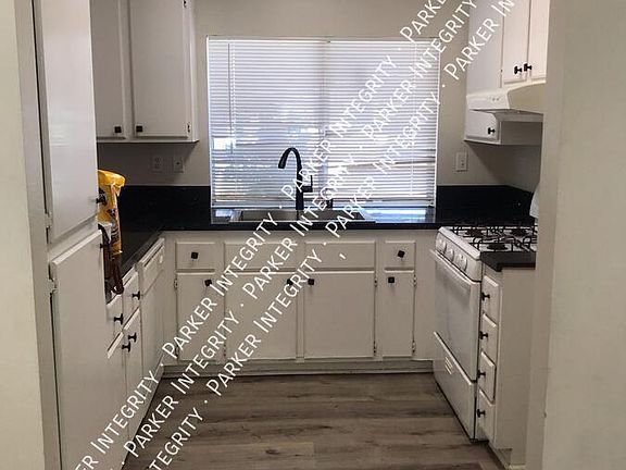 3rd image of 15202 Stable Ln