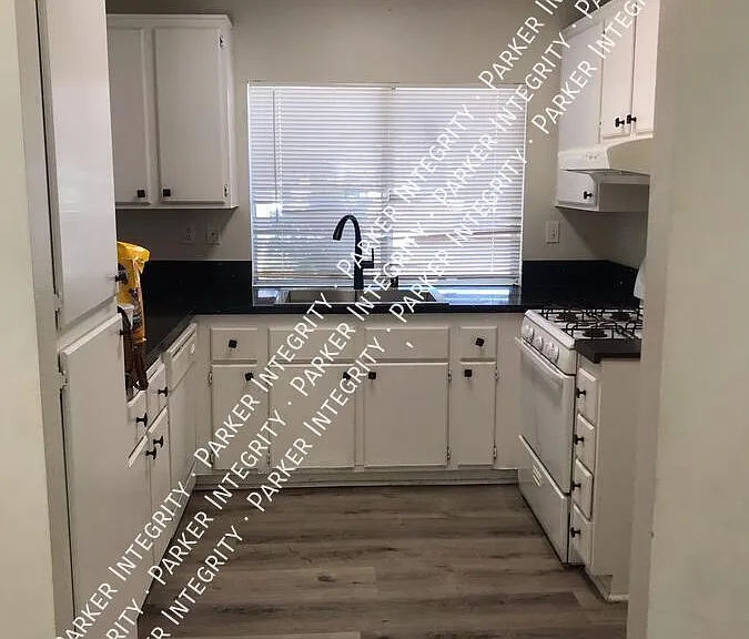 15202 Stable Ln — Photo 4