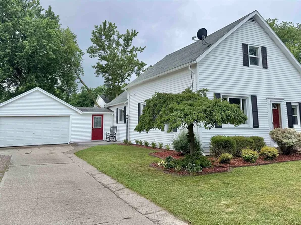 2100 Tackle St, Essexville, MI 48732