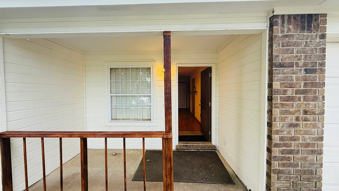 2 bed, 926 sqft, $1,450 — Photo 2