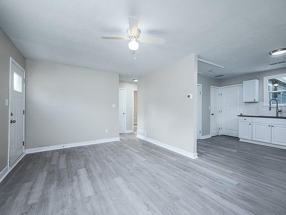 5th image of 5045 Forest Ave