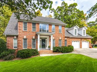 7 Grey Oaks Cir, Greensboro, NC 27408