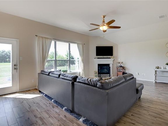 2nd image of 10517 Wentworth Dr