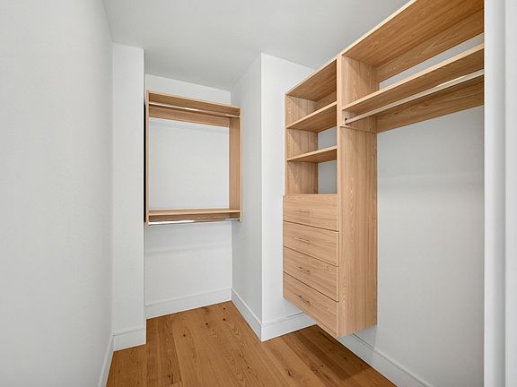 5th image of 312 W 43rd St #14I
