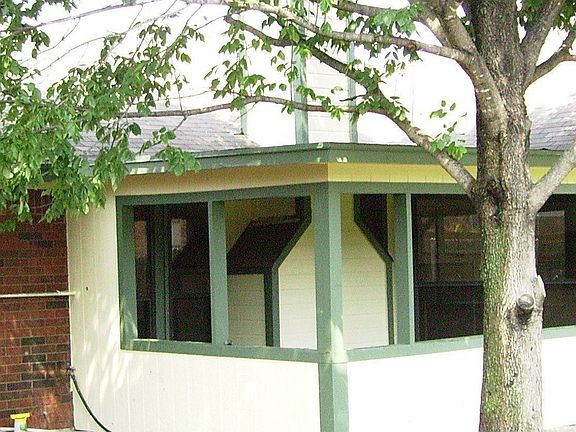 2nd image of 701 Loganwood Dr