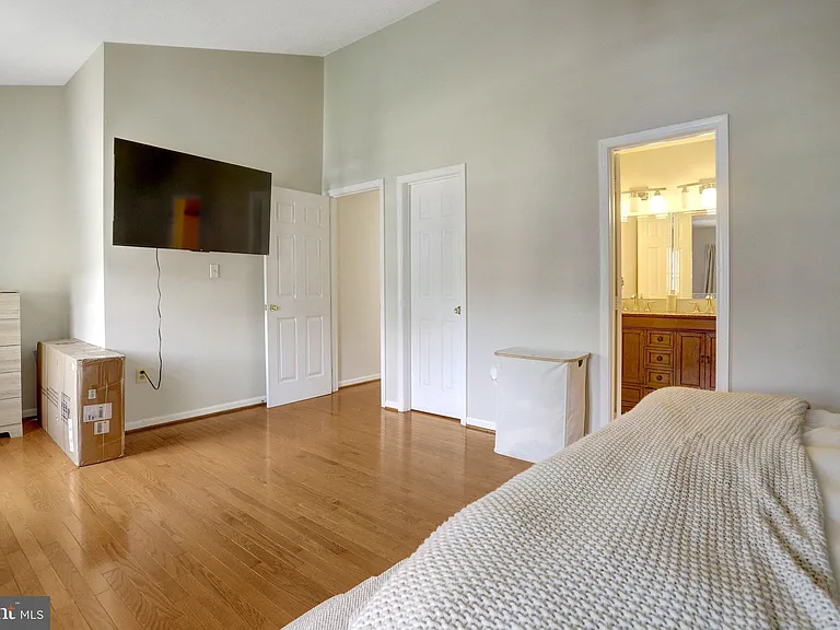 8819 Hardesty Dr — Photo 15