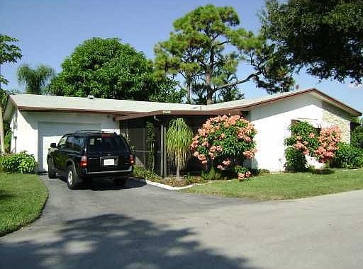 3rd image of 2502 SW Natura Blvd