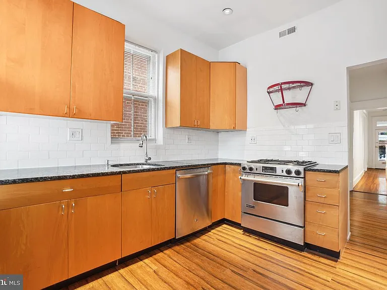1411 King St #A — Photo 19