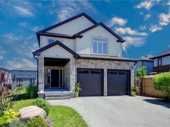 683 Pelham St, Waterloo, ON N2K 0C2