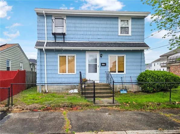 106 Baxter St, Pawtucket, RI 02861