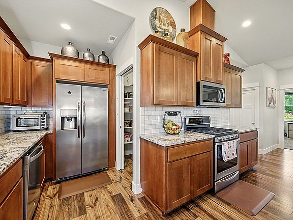 5th image of 4833 Hathaway Dr #0
