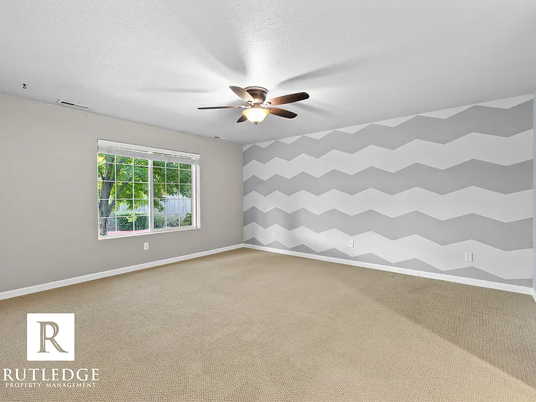 1013 Hope Dr — Photo 16