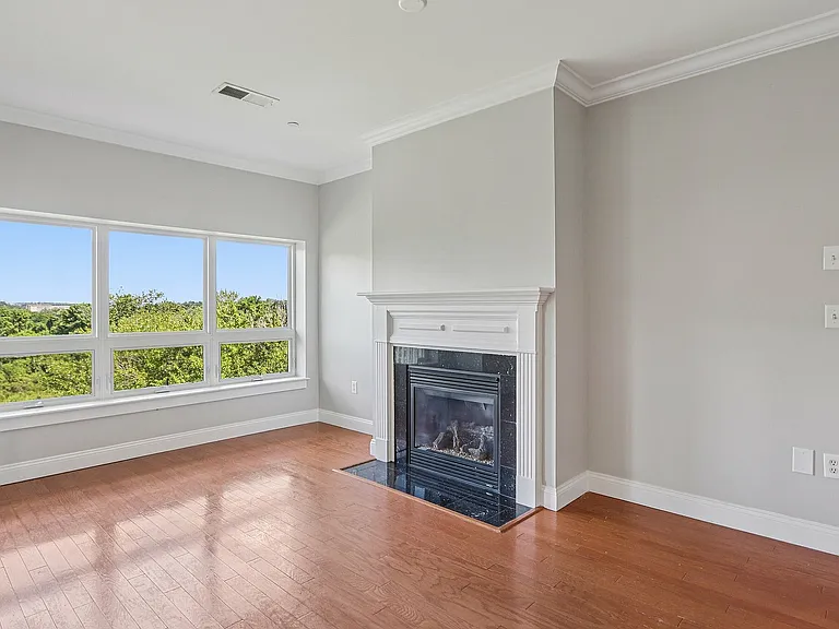 8-web-or-mls-Pawtucket Blvd-S2407-008