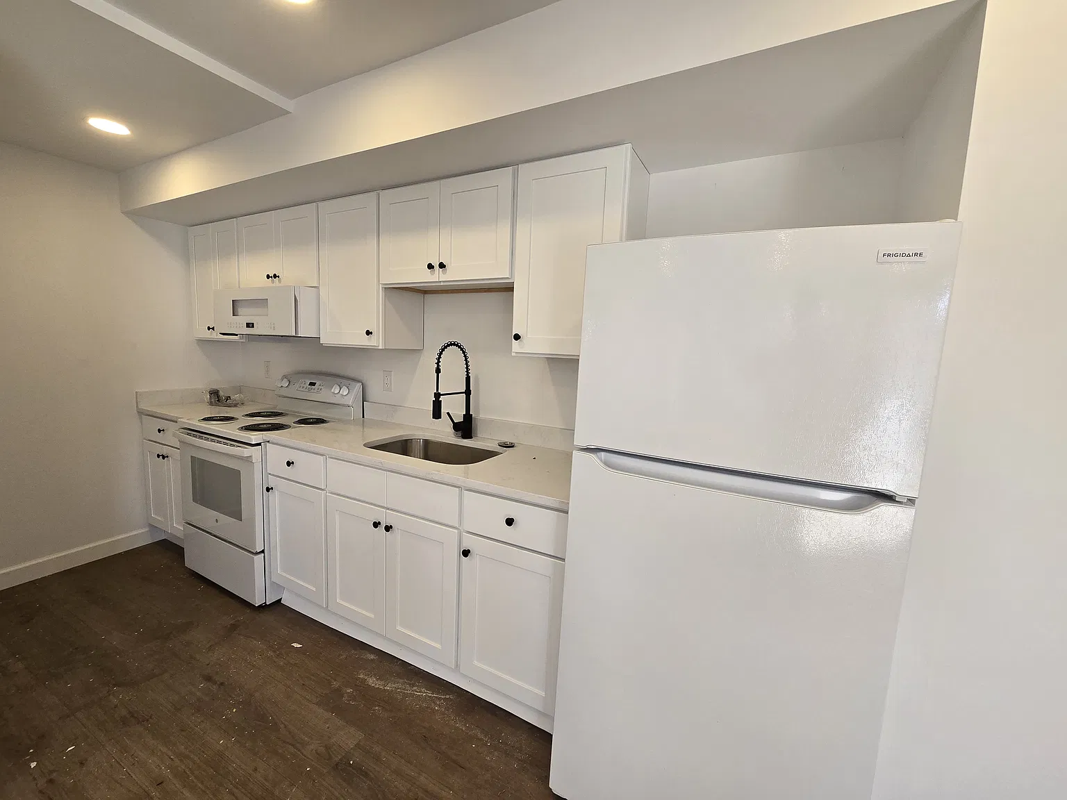 1 bed, 825 sqft, $1,195 — Photo 3