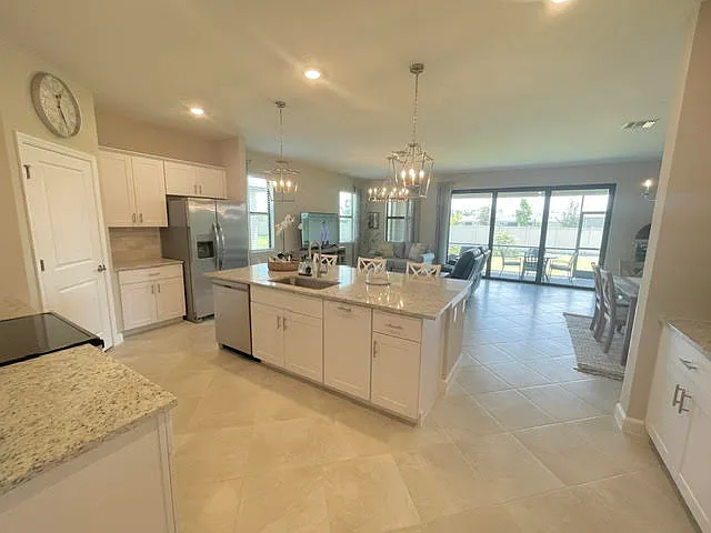 1464 Saddlewood Cir — Photo 14