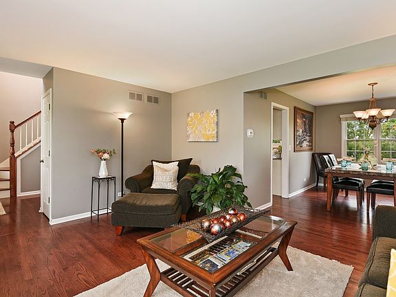 Open and Inviting, Nice Layout for Entertaining