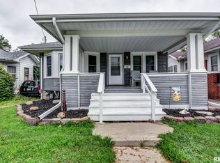 514 S Main St, Taylorville, IL 62568